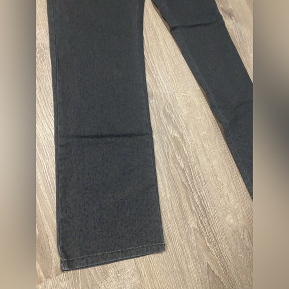 NWT Lee Classic Fit Animal Print Denim Jeans - Picture 3 of 7